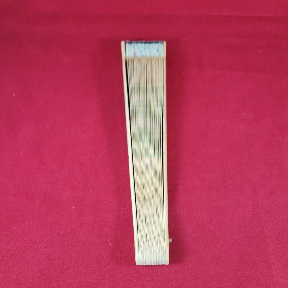 GORGEOUS HAND PAINTED ON BAMBOO,HAND HOLD FAN. - Picture 7 of 12